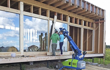 Остекление фасада загородного дома